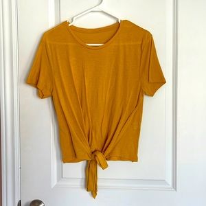 Mustard yellow tshirt